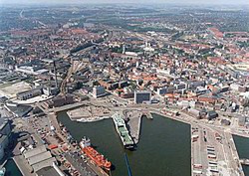 دانلود فایل پاورپوینت کامل و جامع با عنوان بررسی شهر آرهوس در دانمارک در 20 اسلاید