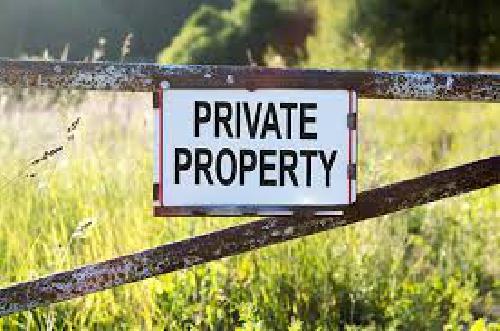  پاورپوینت کامل و جامع با عنوان بررسی مالکیت، مالکیت عمومی و مالکیت خصوصی در 44 اسلاید