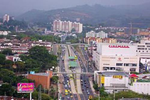  پاورپوینت کامل و جامع با عنوان بررسی شهر بوکارامانگا در کلمبیا در 26 اسلاید