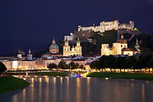  پاورپوینت کامل و جامع با عنوان بررسی شهر زالتسبورگ اتریش (Salzburg) در 20 اسلاید