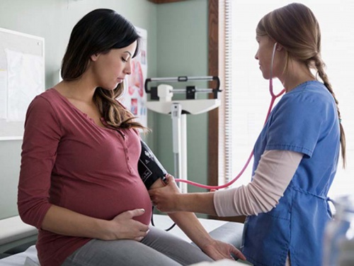  پاورپوینت عوارض بیماریهای داخلی و جراحی در بارداری